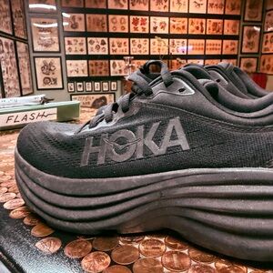 Hoka Bondi 8 EU size 40. Supposed to be ladies 9, fits like an 8.5. Worn twice.
